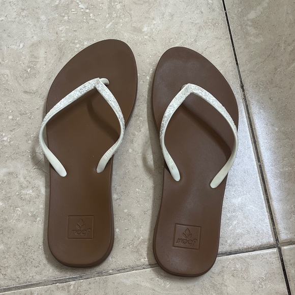 REEF Cloud White and Brown Sparkle Flip Flops - Picture 2 of 6